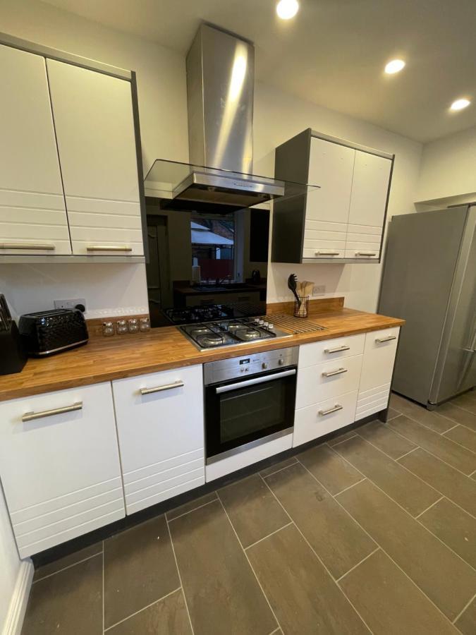 Bentley Place Crewe Esterno foto